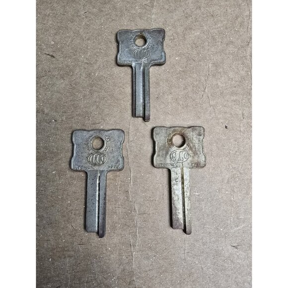 (3) Vtg Old Ornate INDEPENDENT LOCK CO ILCO Blank Keys Fitchburg Mass USA #11 - Picture 2 of 5